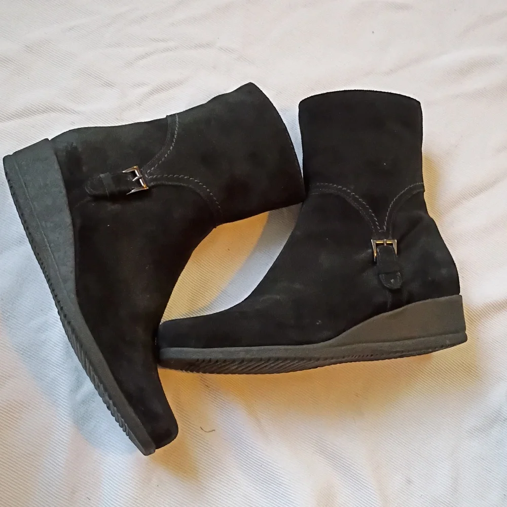 La Canadianne Black Suede Ankle Boot
